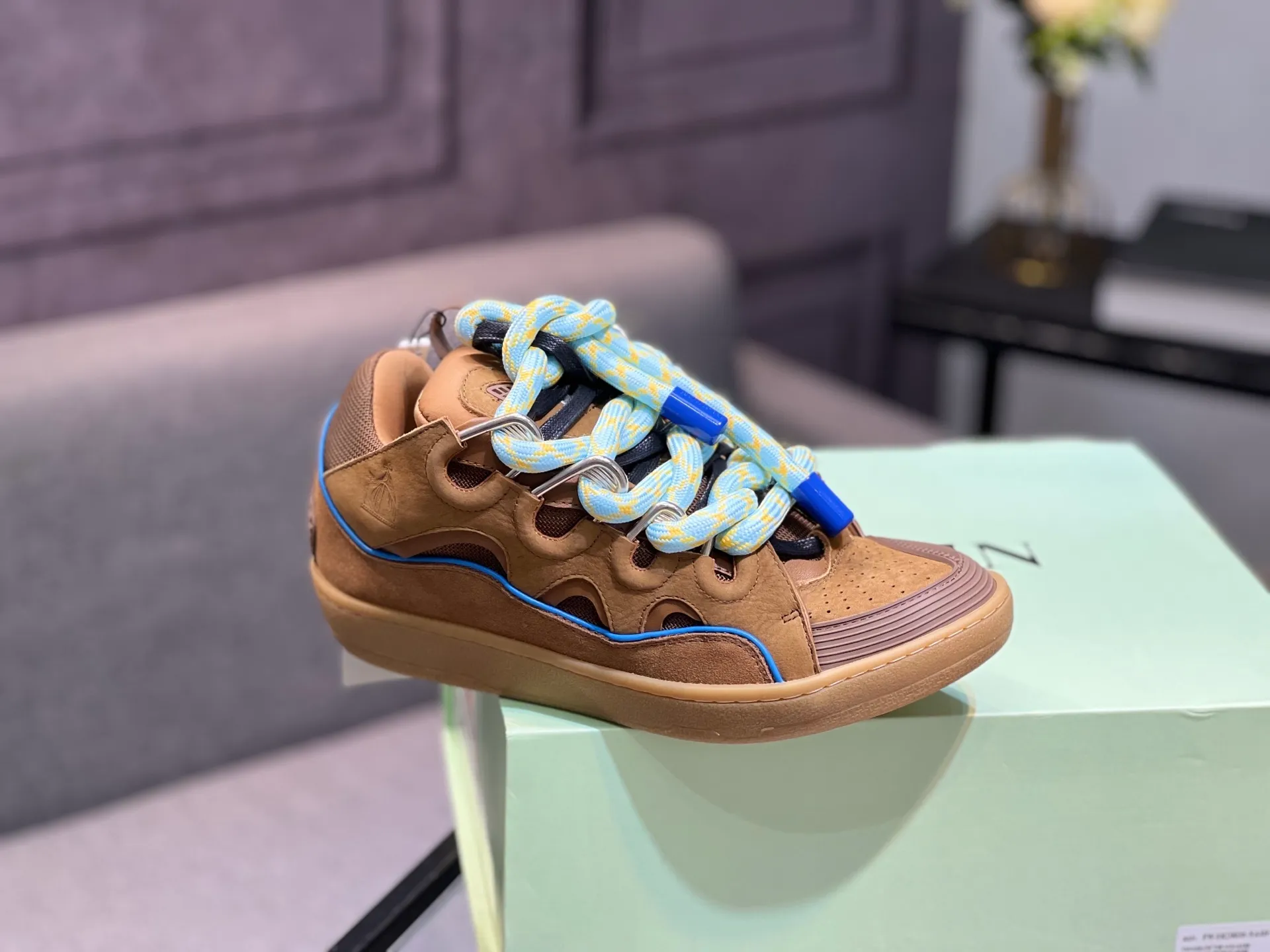 Men's men's shoes💰780 [LANVIN] Latest lace-up fashionable casual sneakers for couples High-quality CLAY couple series‼ ️ The latest trendy products of the season 🌈Many bloggers have planted grass and purchased the original open-mold customization. The upper and outsole are sewn with mark threads without edge sealing. Multiple material splicing combination design. Very versatile for fashionable and casual wear. Comfortable on the feet. Recommended for self-retention (upper cowhide + cow suede + breathable mesh) inner foot pad cowhide exclusive original open-mold clear logo rubber outsole ⚠️36-44 yards (45 custom-made)